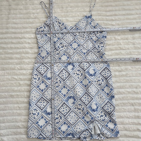 ALTAR’D STATE Mini Dress Blue and White Patterned Large - Picture 8 of 8